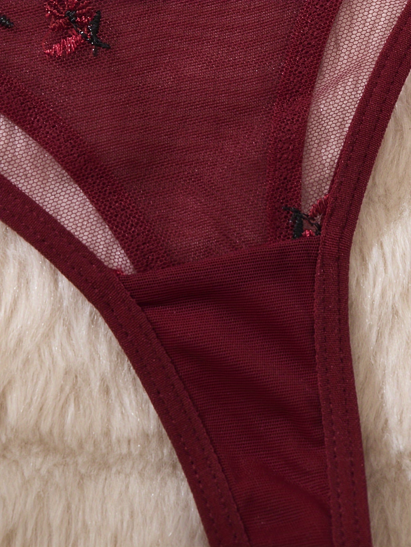 3-delige Bloemenborduursel Lingerieset – Semi-doorschijnbare Cami & String