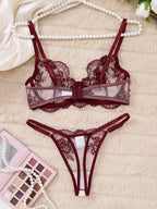 ELEGANT Embroidered Lingerieset met Mesh String – Semi-doorschijnend