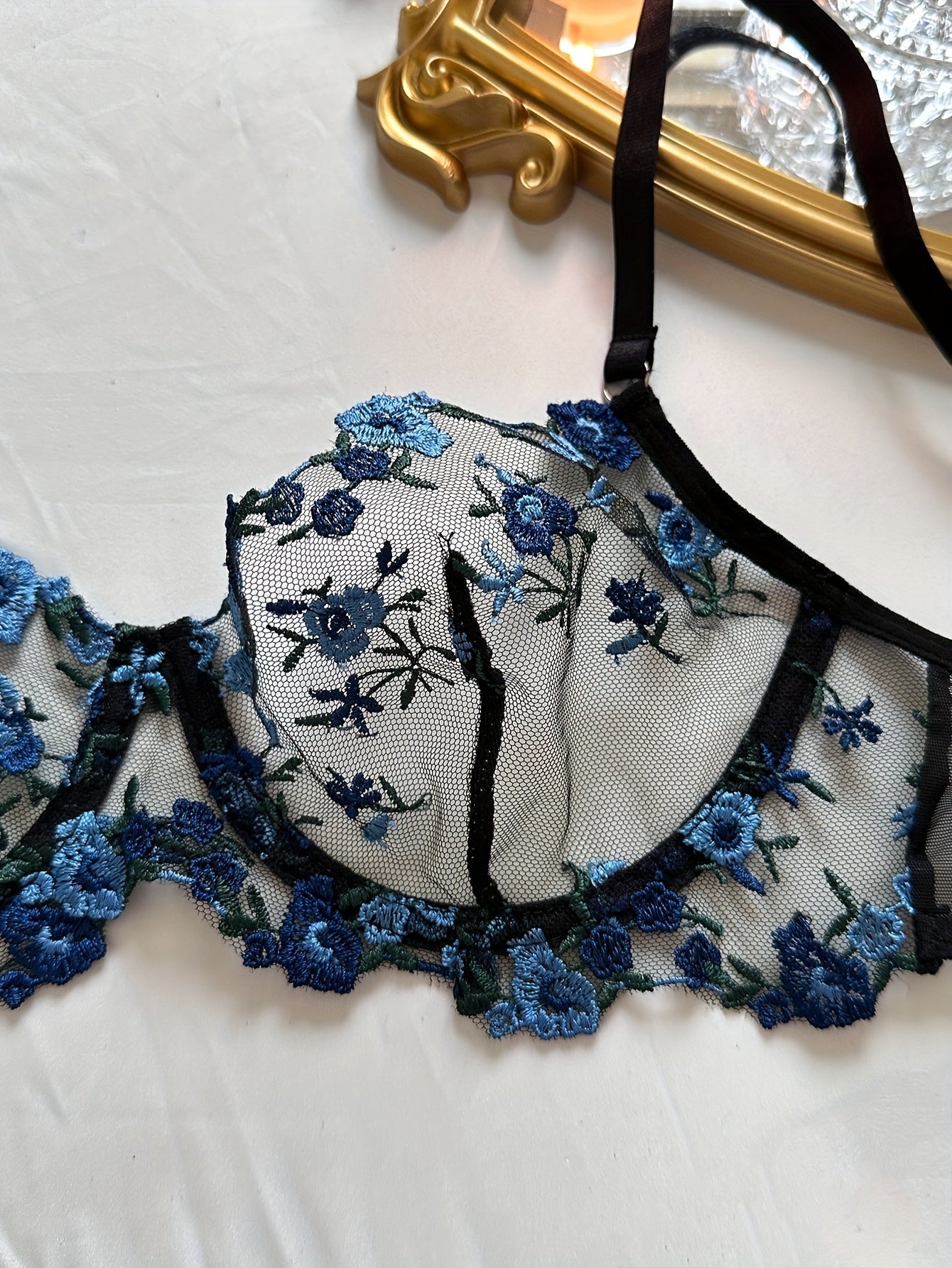 Valentijn Limited Edition — Blauwe bloemenkant beha & high-waist slip, semi-transparant met verstelbare strikjes