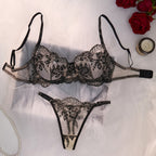 ELEGANT Embroidered Lingerieset met Mesh String – Semi-doorschijnend