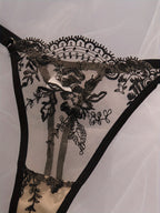 ELEGANT Embroidered Lingerieset met Mesh String – Semi-doorschijnend