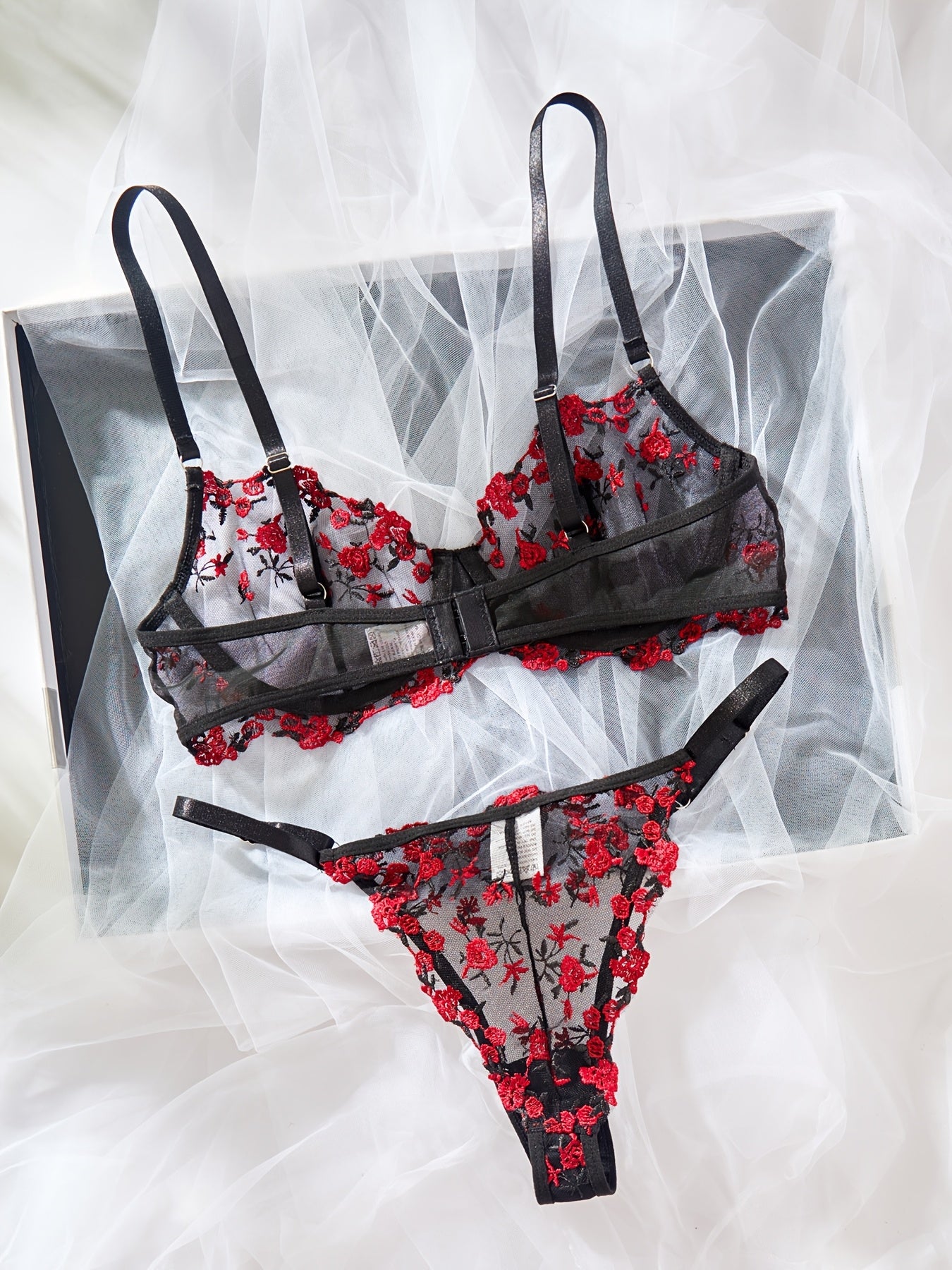 Valentijn Limited Edition — Blauwe bloemenkant beha & high-waist slip, semi-transparant met verstelbare strikjes