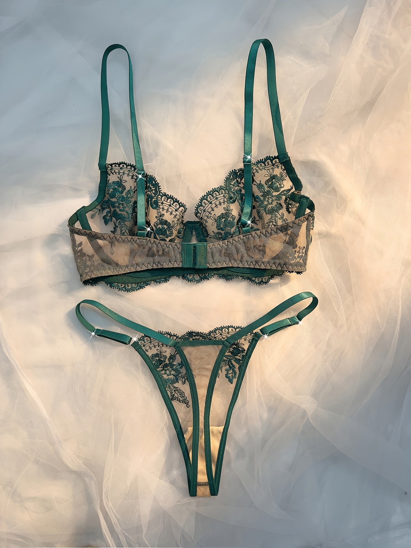 Vrouwelijke Lingerieset met Bloemenprint en Kant – Semi-doorschijnend