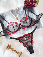 Valentijn Limited Edition — Blauwe bloemenkant beha & high-waist slip, semi-transparant met verstelbare strikjes